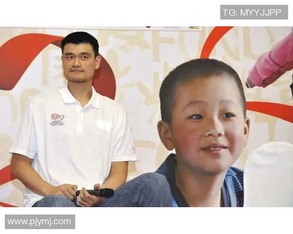 姚明在各类采访中分享的篮球人生与成长故事